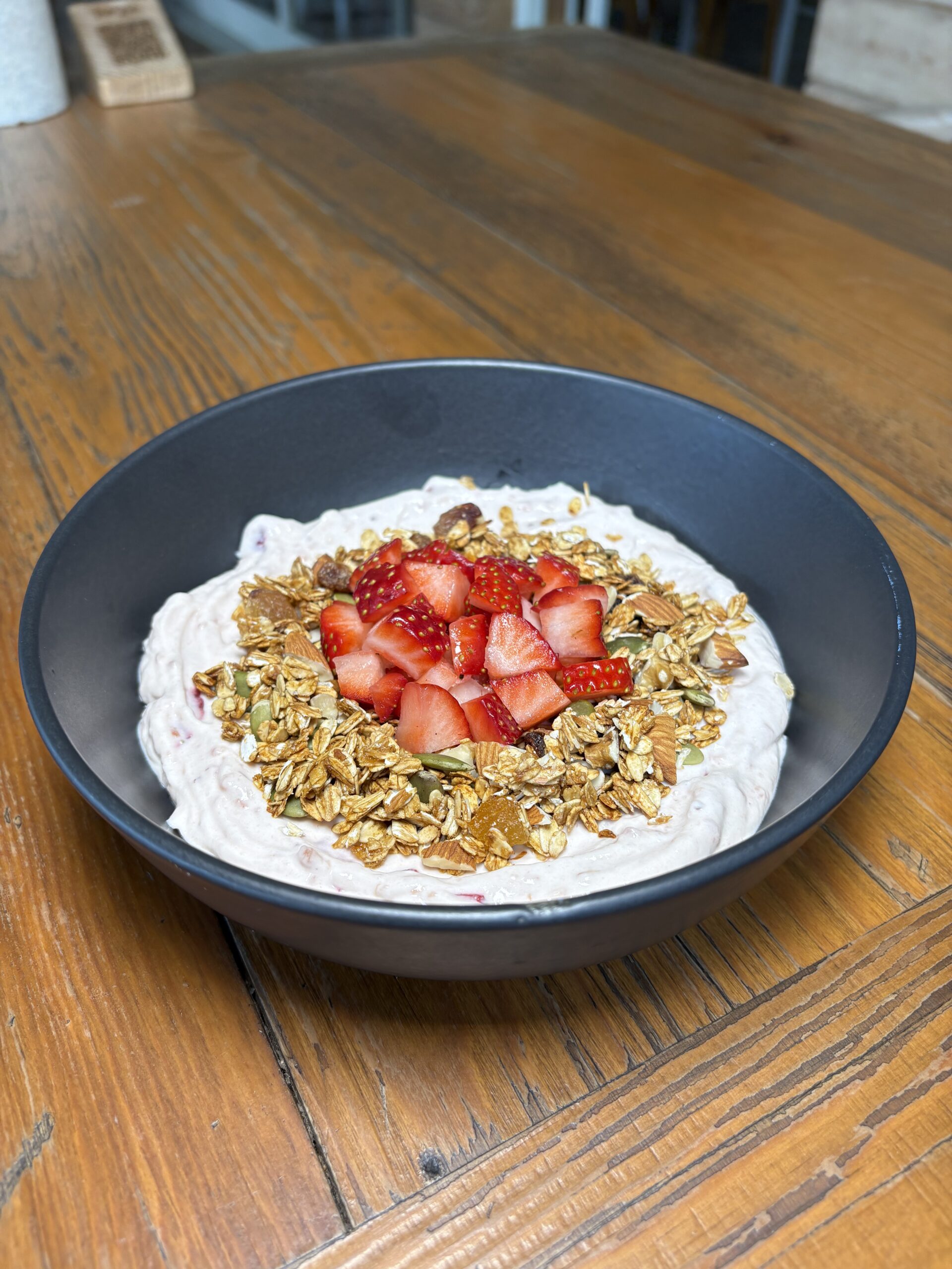 ÇİLEK BOWL / STRAWBERRY BOWL